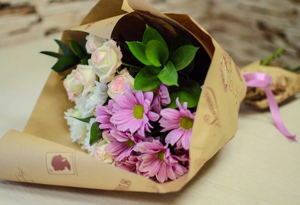 Букет цветов из: Розы и Хризантемы в Большевик