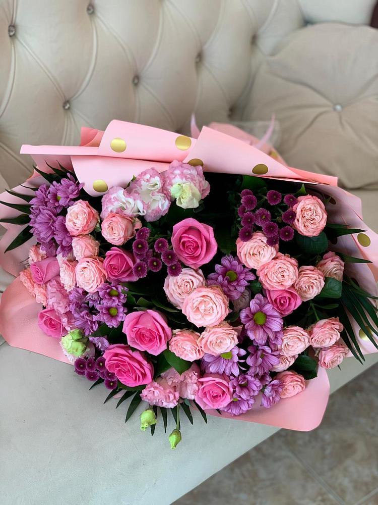 Букет цветов из: Хризантемы, Розы и Лизиантусы в Большевик