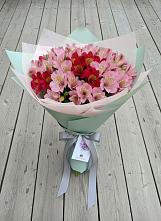 Букет цветов из:  Альстромерии в Большевик
