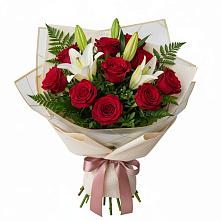 Букет цветов из:  Лилии и Розы в Большевик