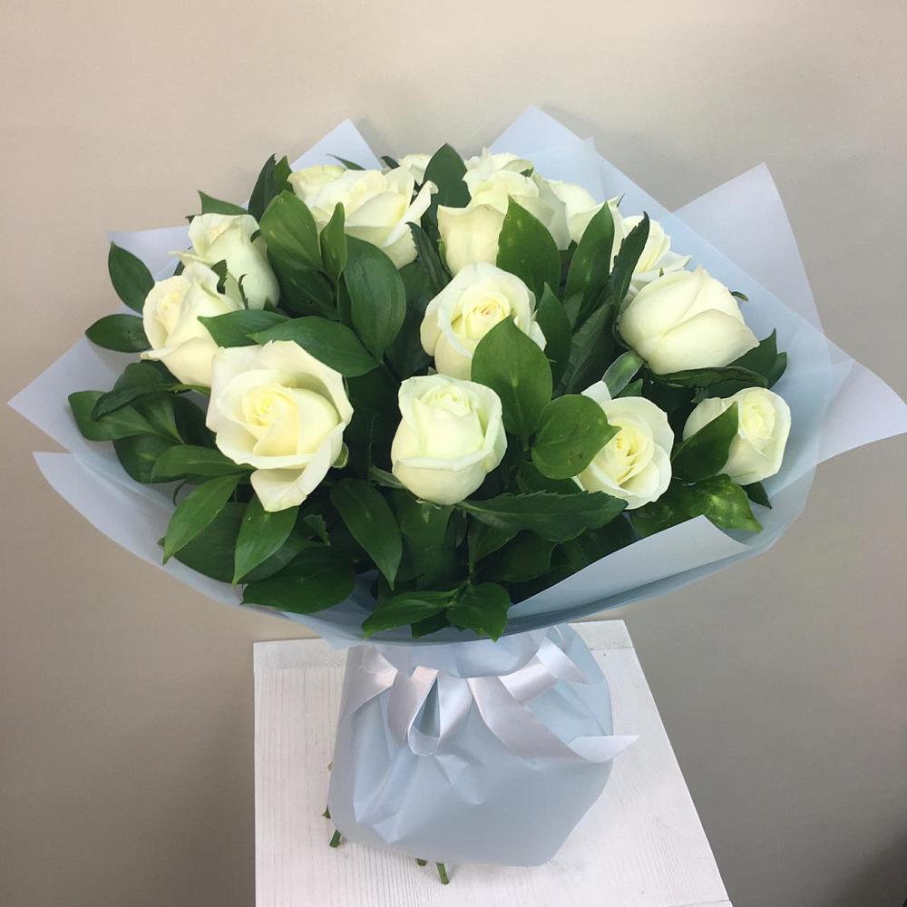 Букет 15 Белых роз Проуд в Большевик