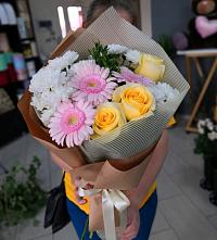 Букет цветов из:  Герберы, Розы и Хризантемы в Большевик