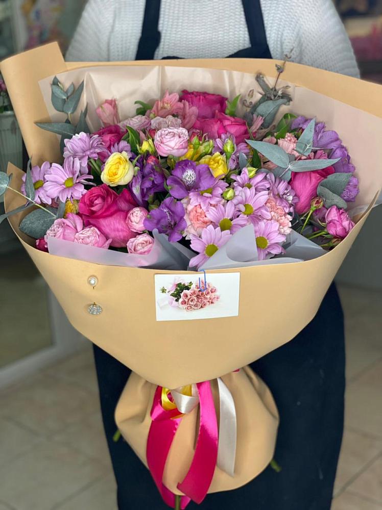 Букет цветов из: Хризантемы, Гвоздики и Альстромерии в Большевик