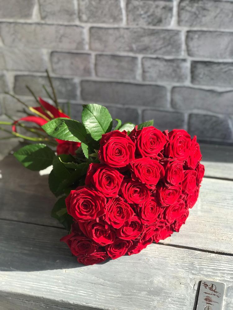 Букет Красные розы Фридом в Большевик