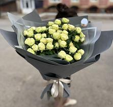Букет Белые кустовые розы Солинеро в Большевик