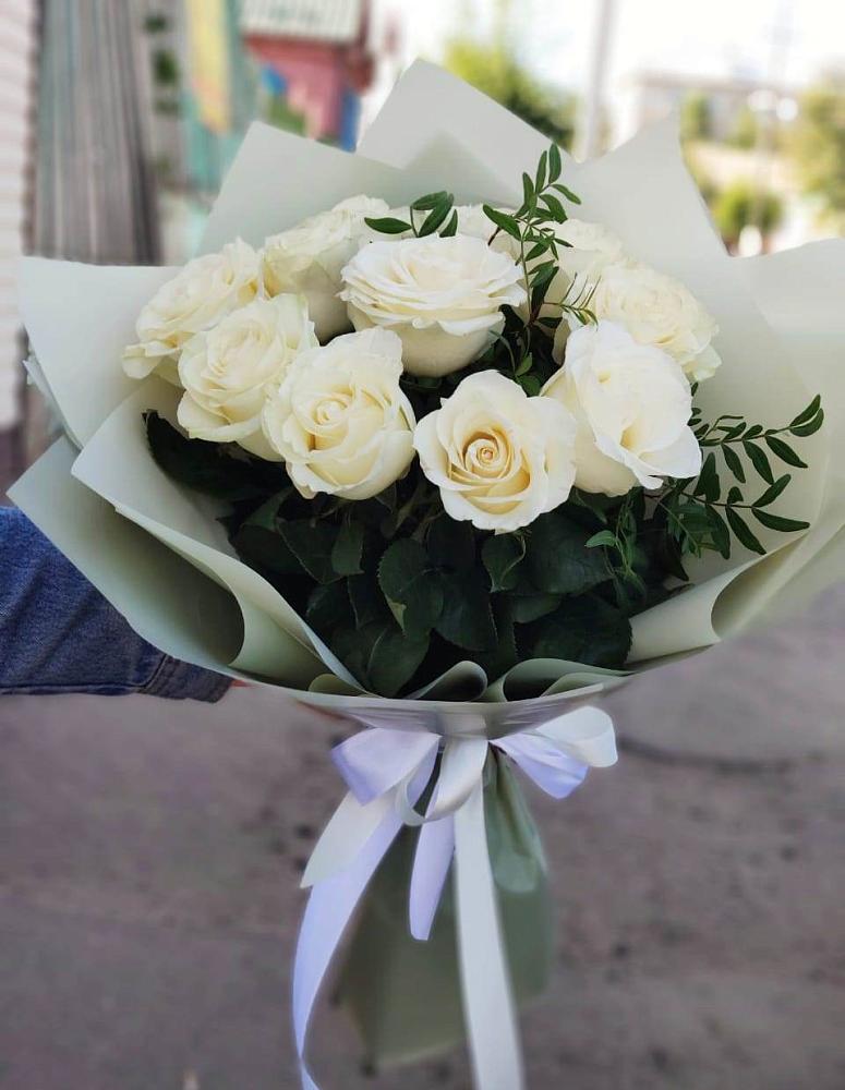 Букет Белые розы Проуд в Большевик