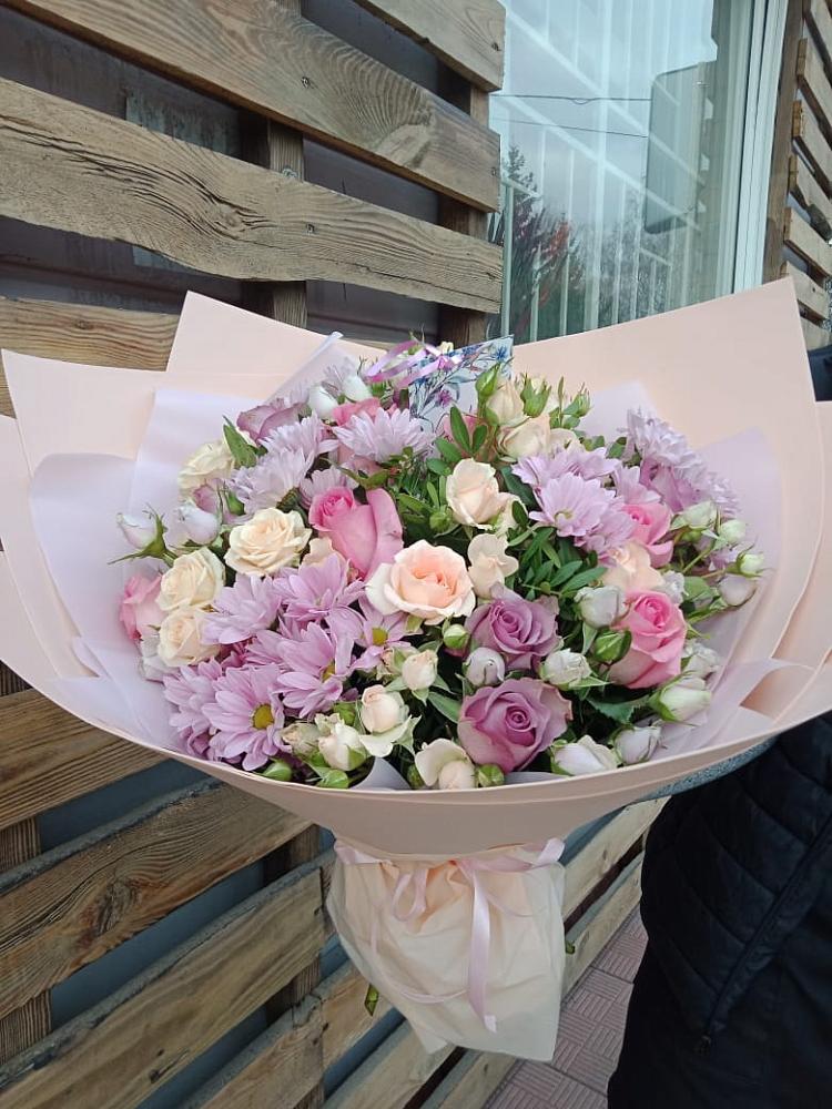 Букет цветов из: Розы и Хризантемы в Большевик