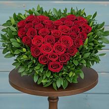 Цветочная композиция из Розы в виде сердца в Большевик