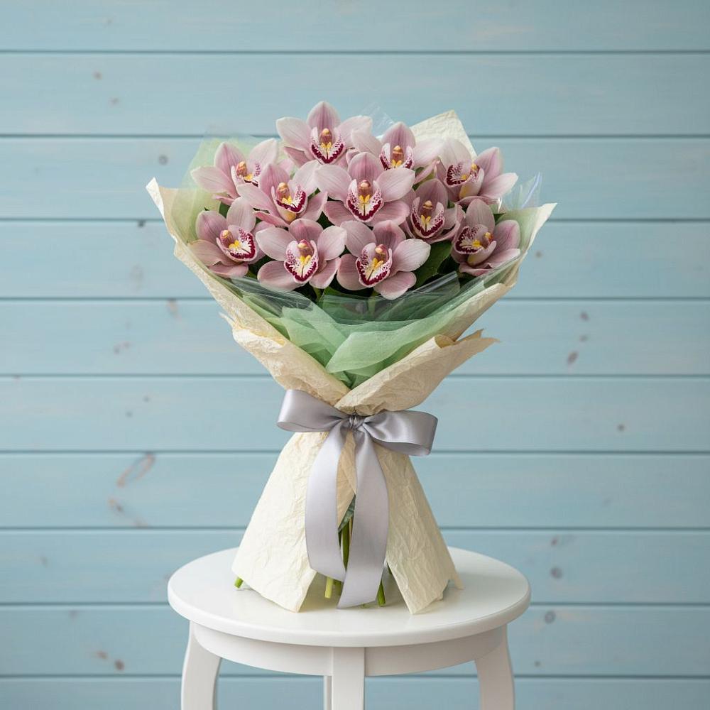 Букет цветов из: Орхидеи и Розы в Большевик