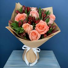 Букет цветов из:  Розы и Альстромерии в Большевик