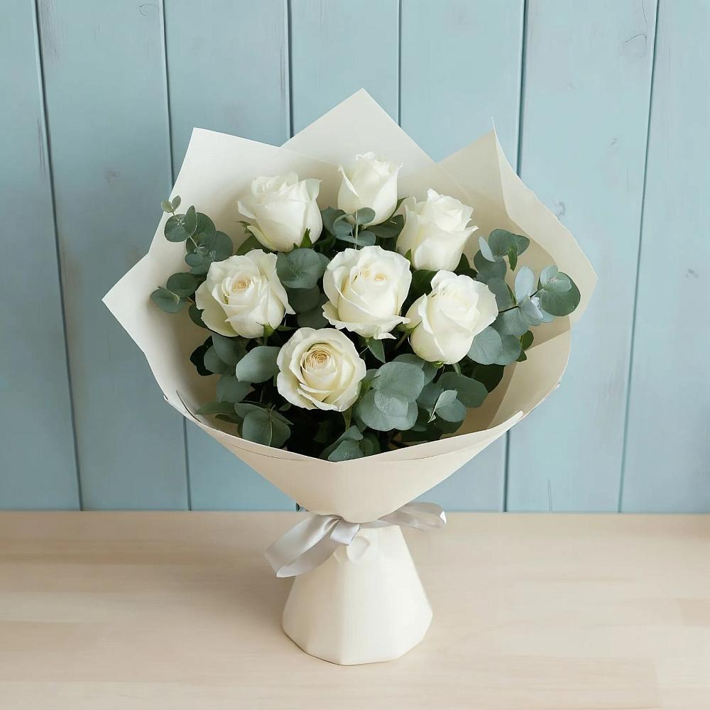 Букет Белые розы в Эвкалипте в Большевик