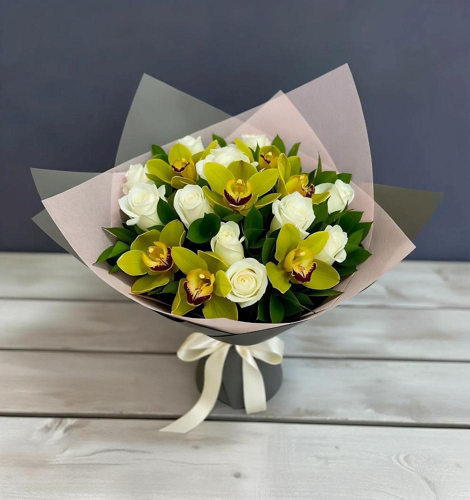 Букет цветов из: Орхидеи и Розы в Большевик