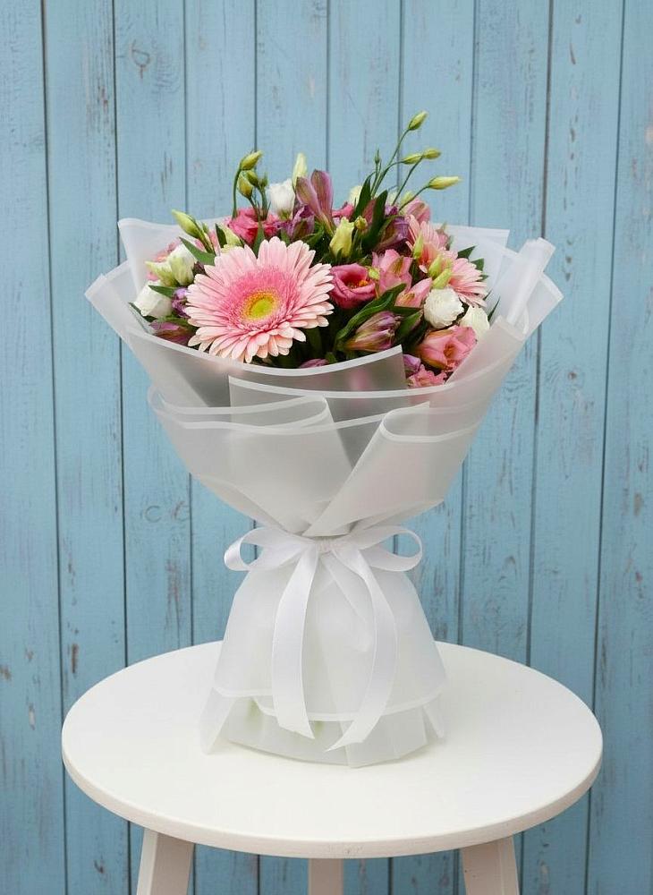 Букет цветов из: Герберы, Альстромерии и Лизиантусы в Большевик