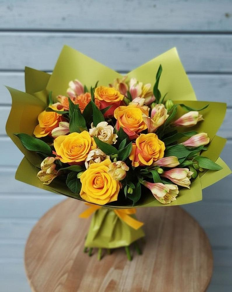 Букет цветов из: Альстромерии и Розы в Большевик