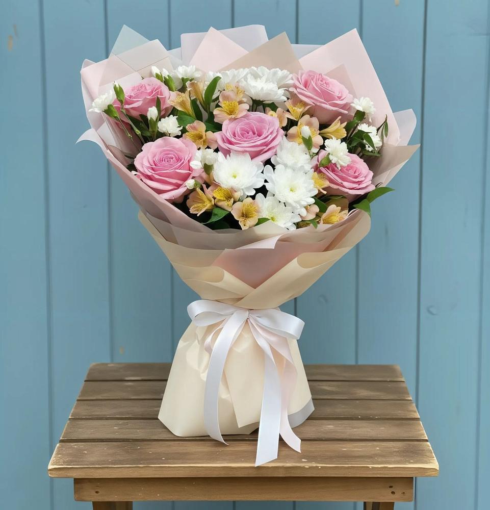 Букет цветов из: Гвоздики, Орхидеи и Розы в Большевик