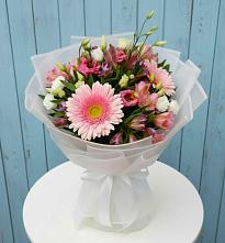 Букет цветов из:  Герберы, Альстромерии и Лизиантусы в Большевик