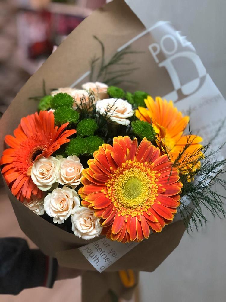 Букет цветов из: Герберы, Хризантемы и Розы в Большевик