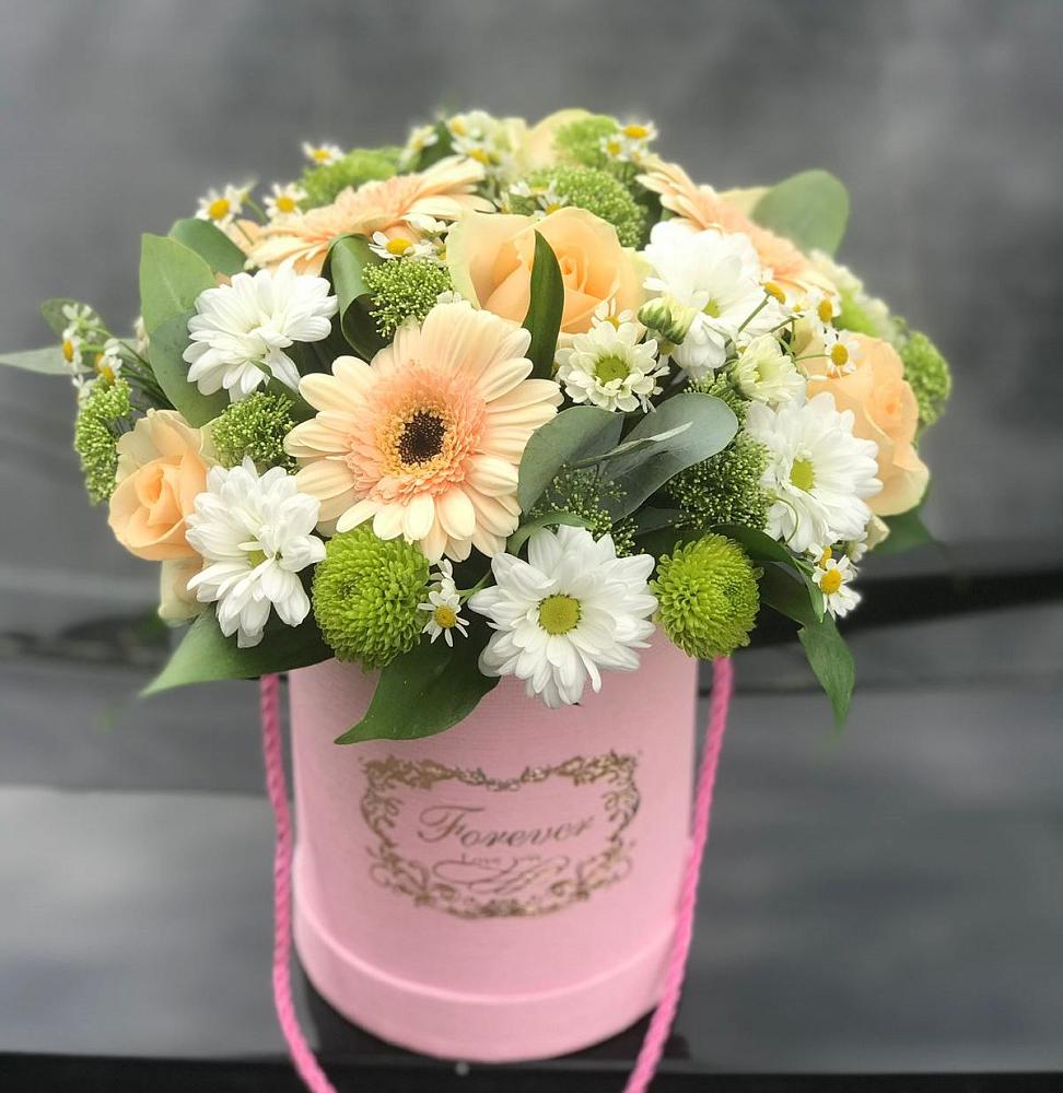 Цветочная композиция из Розы, Герберы и Хризантемы в шляпной коробке в Большевик