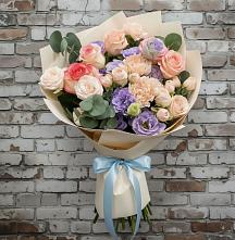 Букет цветов из:  Розы, Лизиантусы и Гвоздики #REPLACE_PRED# Большевик