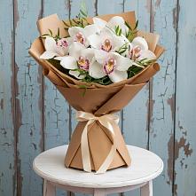 Букет цветов из:  Орхидеи и Розы в Большевик
